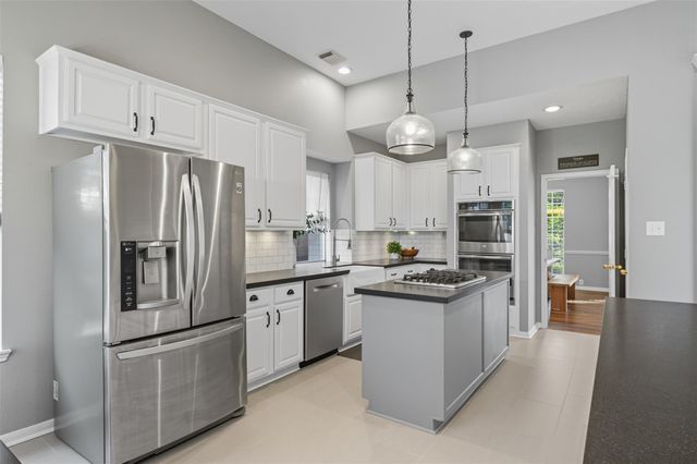4027 Ridgepoint Drive, Pearland, TX 77584