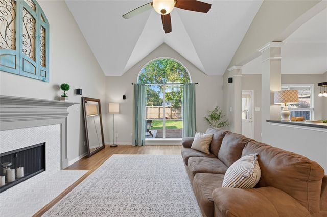 4027 Ridgepoint Drive, Pearland, TX 77584