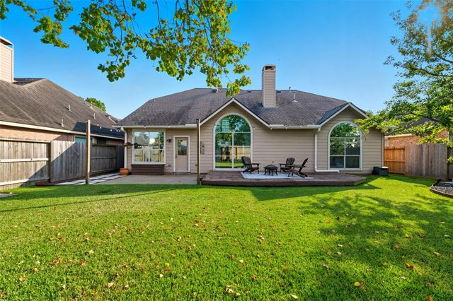 4027 Ridgepoint Drive, Pearland, TX 77584