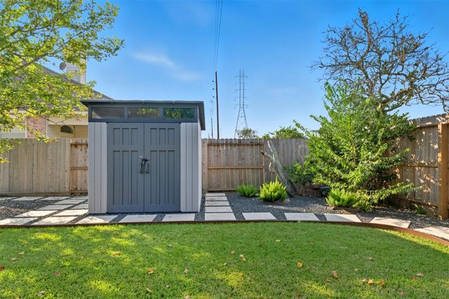 4027 Ridgepoint Drive, Pearland, TX 77584