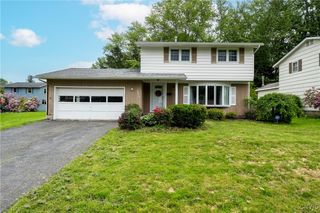 7698 Anchor Drive, Clay, NY 13090