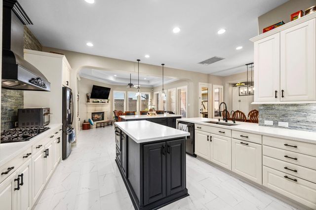 11413 Gallant Ridge Lane, Houston, TX 77082