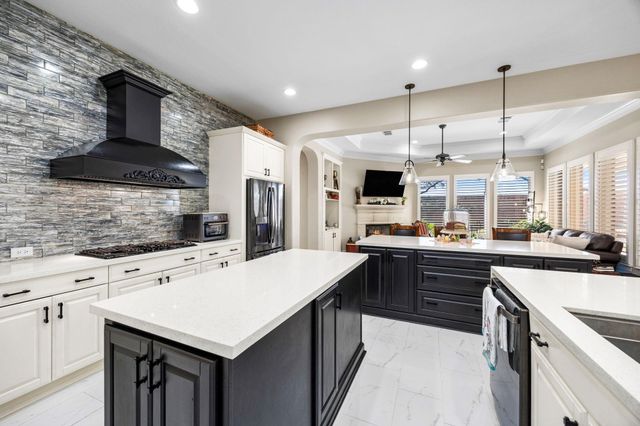 11413 Gallant Ridge Lane, Houston, TX 77082