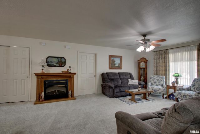 4801 CHESTNUT Street, Quincy, IL 62305