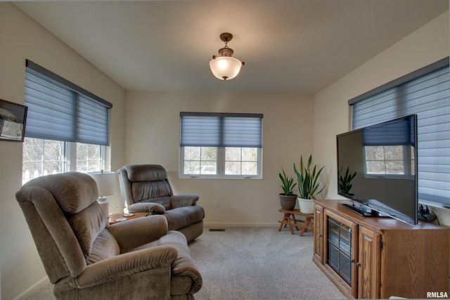 4801 CHESTNUT Street, Quincy, IL 62305