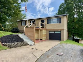 29 Hickory Drive, Little Hocking, OH 45742