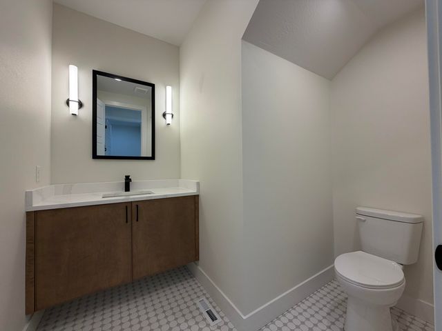6027 S Holland Avenue, Springfield, MO 65810