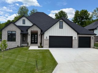 6027 S Holland Avenue, Springfield, MO 65810