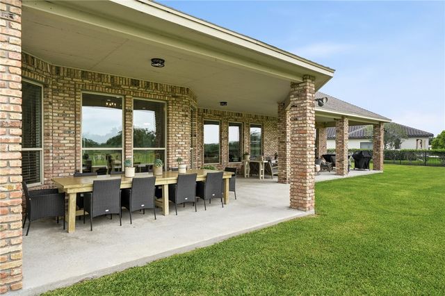 8710 King Ranch Dr, Corpus Christi, TX 78414