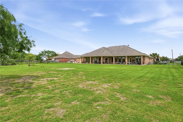 8710 King Ranch Dr, Corpus Christi, TX 78414