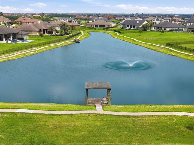 8710 King Ranch Dr, Corpus Christi, TX 78414