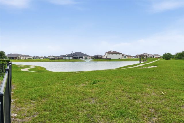 8710 King Ranch Dr, Corpus Christi, TX 78414
