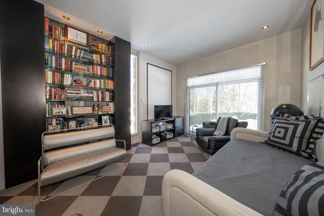 1335 VALLEY RD, Villanova, PA 19085