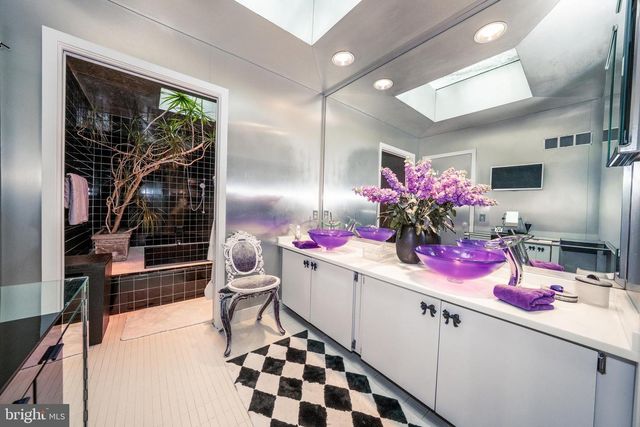 1335 VALLEY RD, Villanova, PA 19085