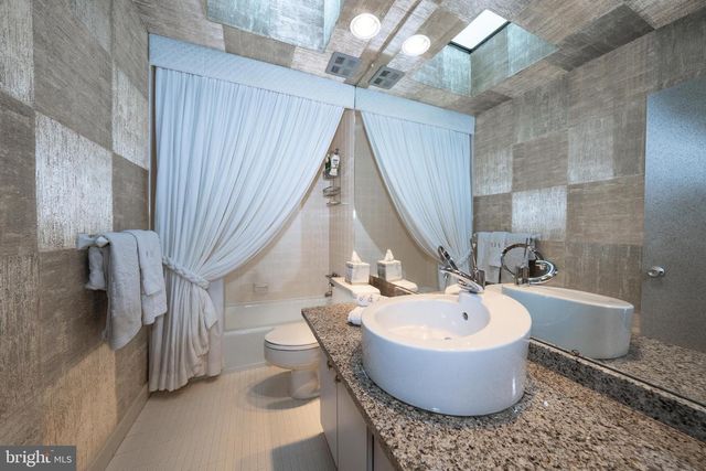 1335 VALLEY RD, Villanova, PA 19085