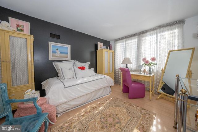 1335 VALLEY RD, Villanova, PA 19085