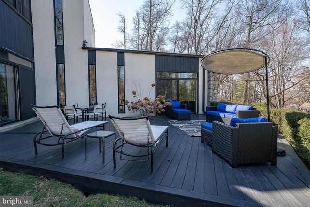 1335 VALLEY RD, Villanova, PA 19085