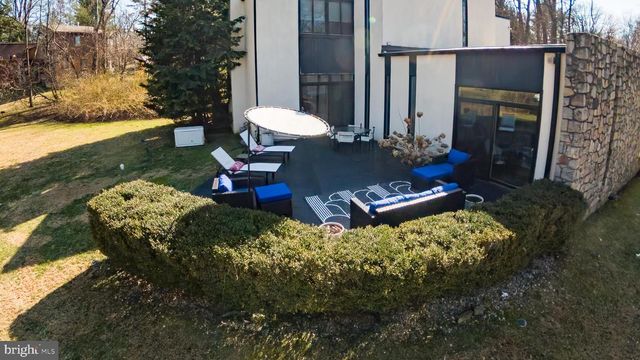 1335 VALLEY RD, Villanova, PA 19085