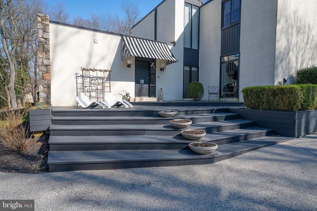 1335 VALLEY RD, Villanova, PA 19085