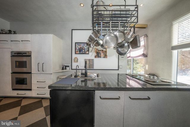 1335 VALLEY RD, Villanova, PA 19085