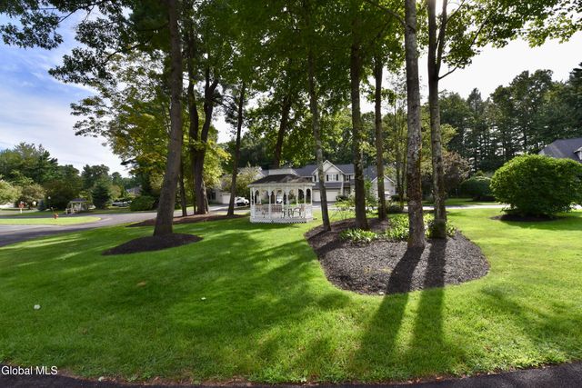 13 Killarney Court, Wilton, NY 12866