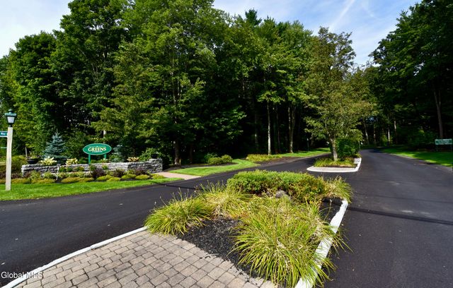 13 Killarney Court, Wilton, NY 12866
