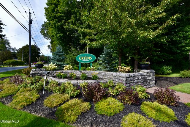 13 Killarney Court, Wilton, NY 12866