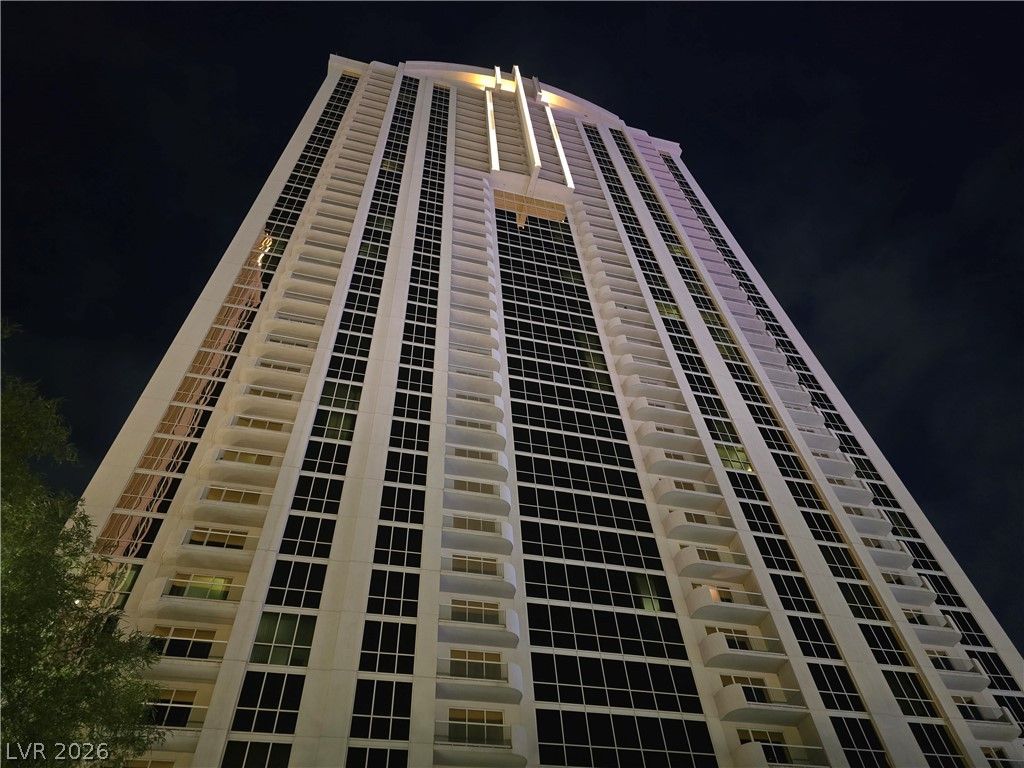 135 East Harmon Avenue 2203, Las Vegas, NV 89109 — exterior