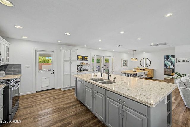 1109 E NICOLET Avenue, Phoenix, AZ 85020