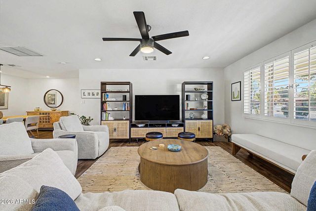 1109 E NICOLET Avenue, Phoenix, AZ 85020