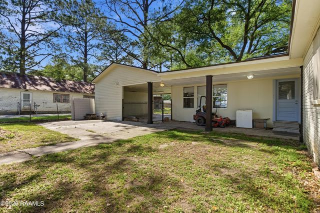 2106 Grand Pointe Avenue, Breaux Bridge, LA 70517