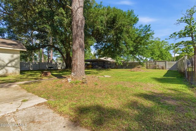 2106 Grand Pointe Avenue, Breaux Bridge, LA 70517