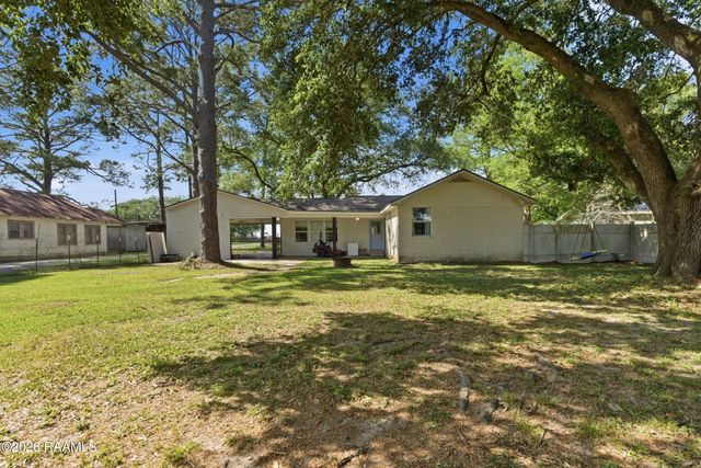 2106 Grand Pointe Avenue, Breaux Bridge, LA 70517