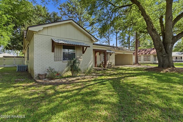 2106 Grand Pointe Avenue, Breaux Bridge, LA 70517