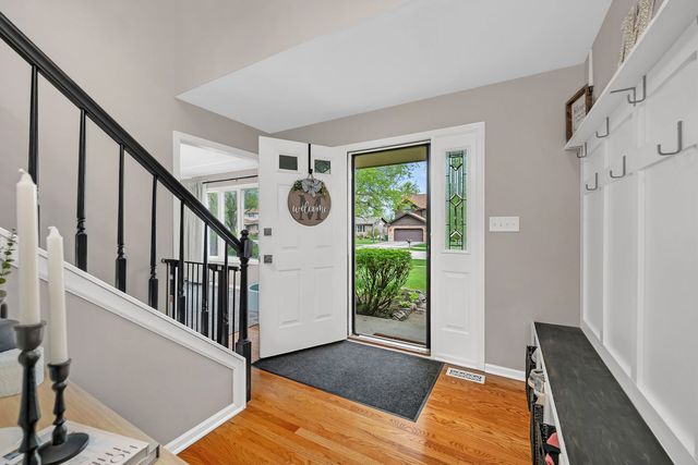 6 W Wend Street, Lemont, IL 60439