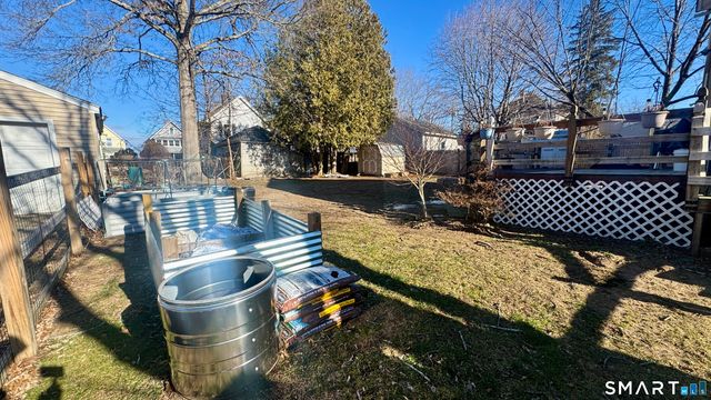 7 Quinebaug Road, Norwich, CT 06360