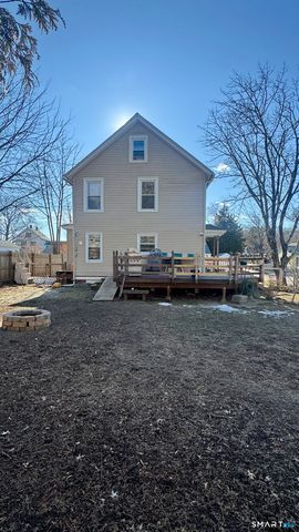 7 Quinebaug Road, Norwich, CT 06360