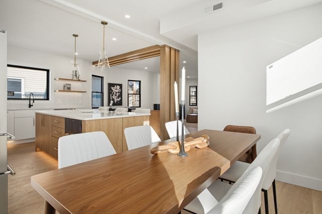 10 Bartlett St 2, Somerville, MA 02145