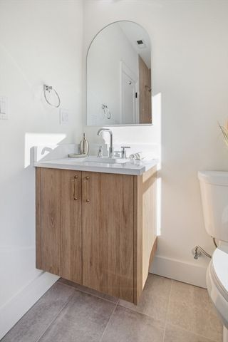 10 Bartlett St 2, Somerville, MA 02145