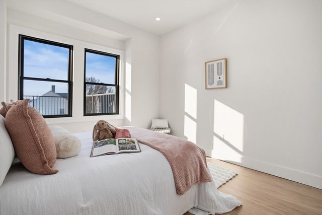 10 Bartlett St 2, Somerville, MA 02145