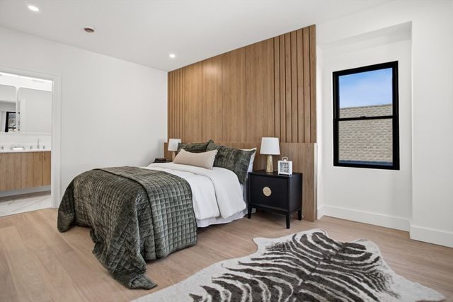 10 Bartlett St 2, Somerville, MA 02145