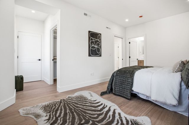 10 Bartlett St 2, Somerville, MA 02145