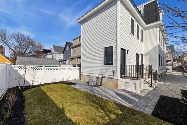 10 Bartlett St 2, Somerville, MA 02145