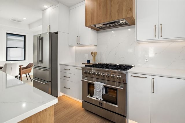 10 Bartlett St 2, Somerville, MA 02145