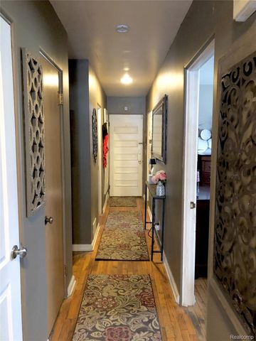 638 Maxine Street, Flint, MI 48503