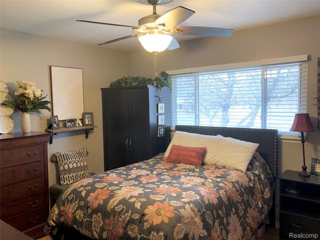 638 Maxine Street, Flint, MI 48503