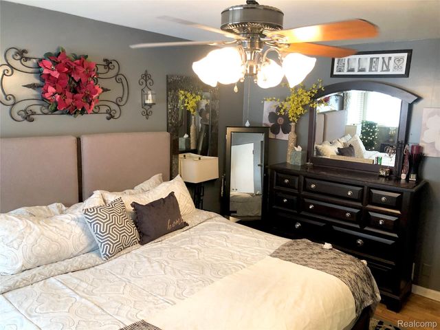 638 Maxine Street, Flint, MI 48503