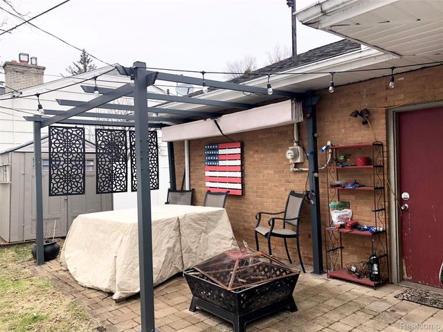 638 Maxine Street, Flint, MI 48503