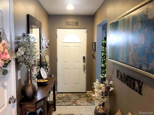 638 Maxine Street, Flint, MI 48503