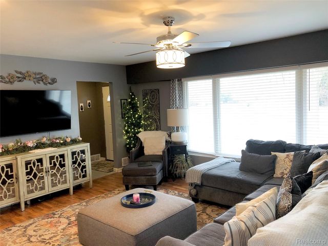 638 Maxine Street, Flint, MI 48503